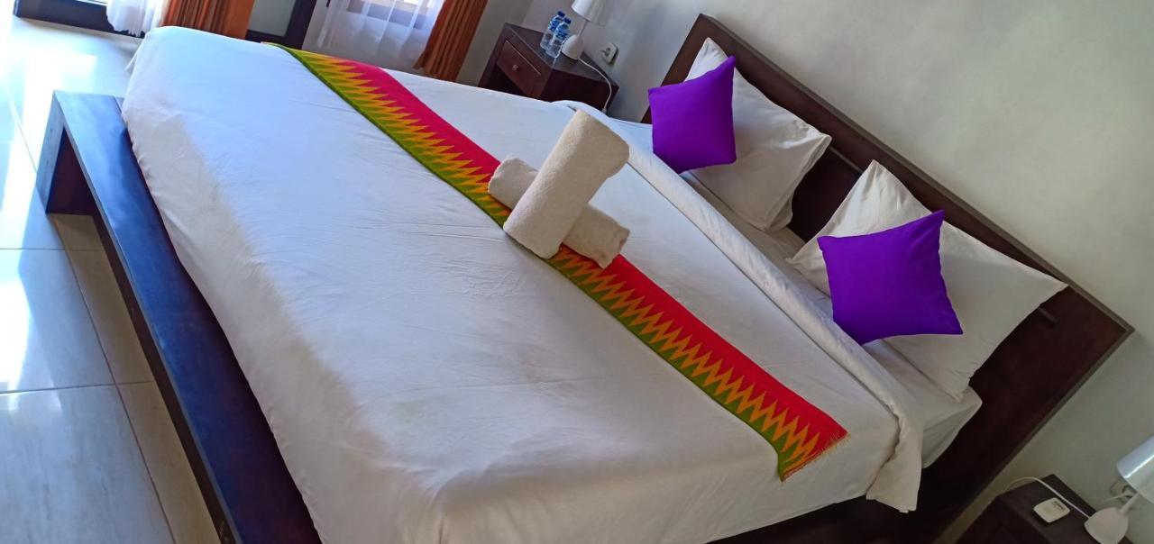 Bale Lumbung Bungalows Sakti Buitenkant foto